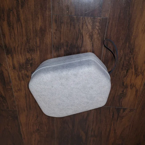 Meta Quest 2 - Picture 3 of 6